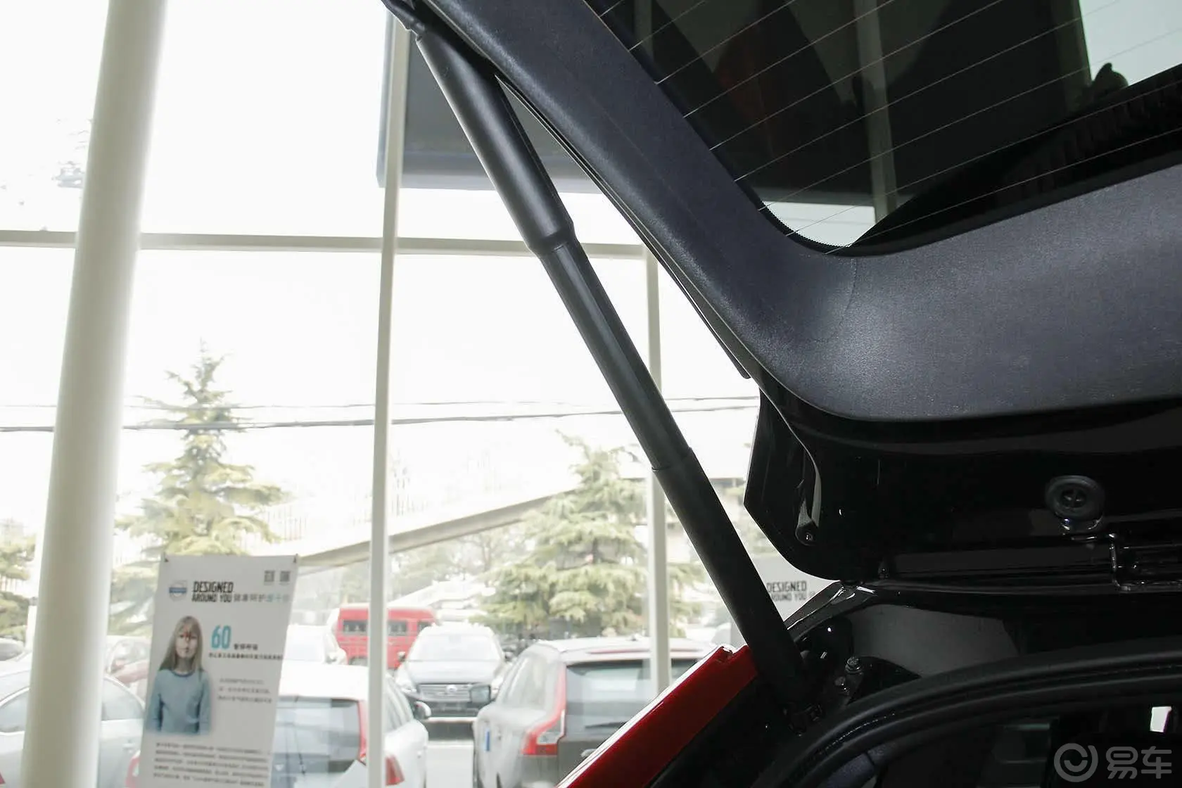 沃尔沃XC60(进口)2.0T T5 改款 智雅版行李厢支撑杆