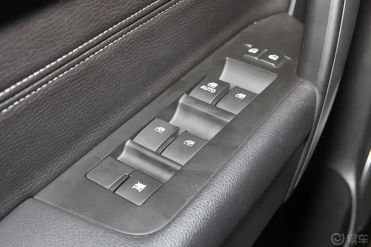 科帕奇2.4L 自动 5座豪华版车窗升降键