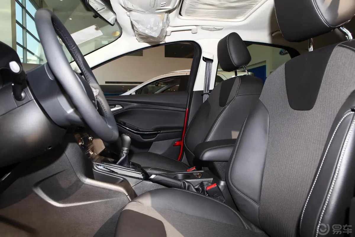 福克斯两厢 2.0L 自动 豪华运动型驾驶员座椅