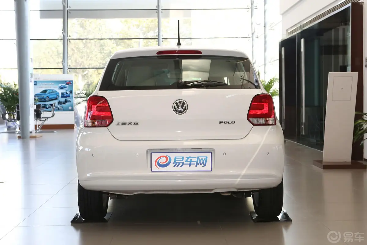 Polo1.4L 手动 舒适版正后水平