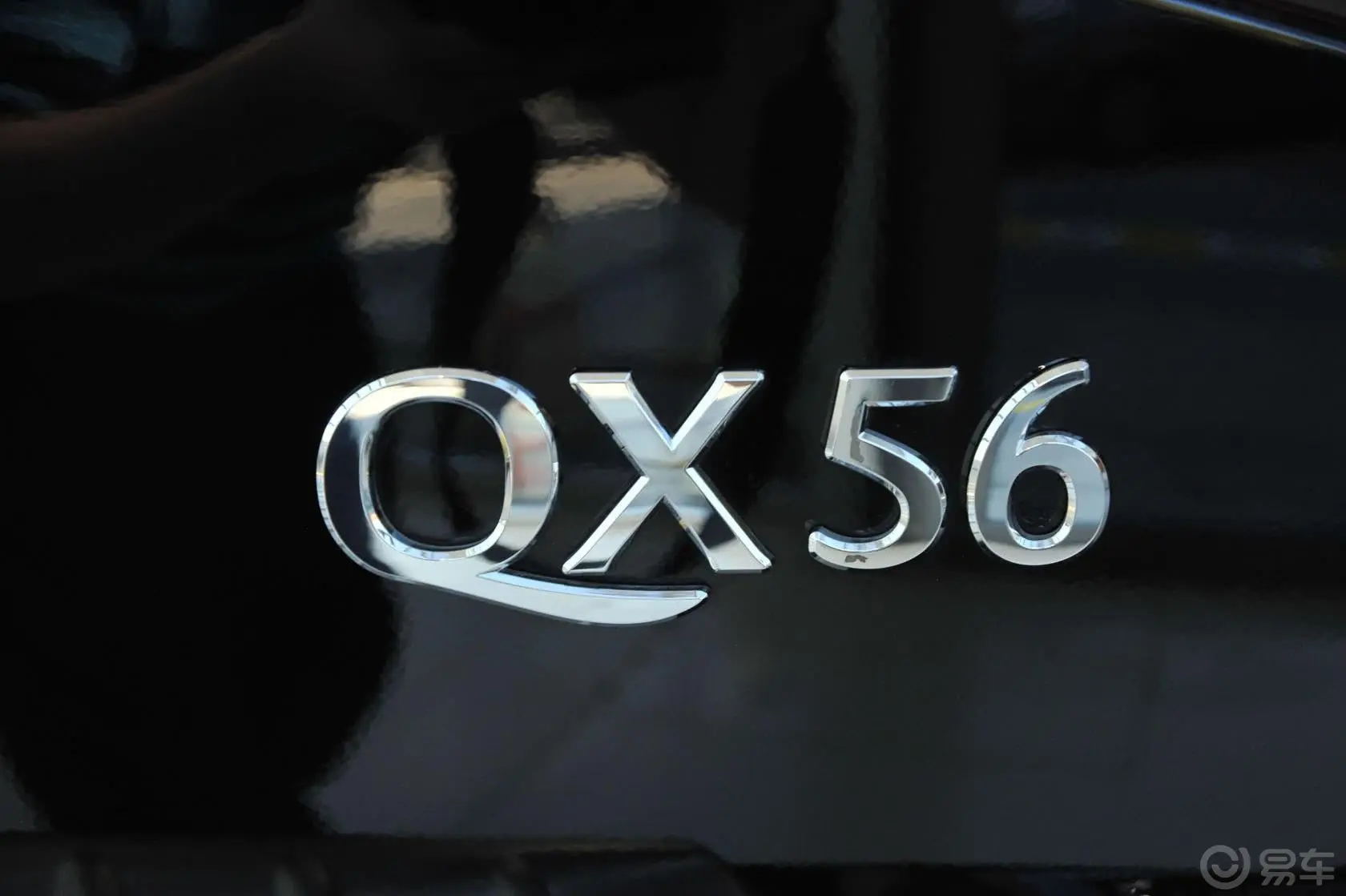 英菲尼迪QX56 手自一体 升级版尾标