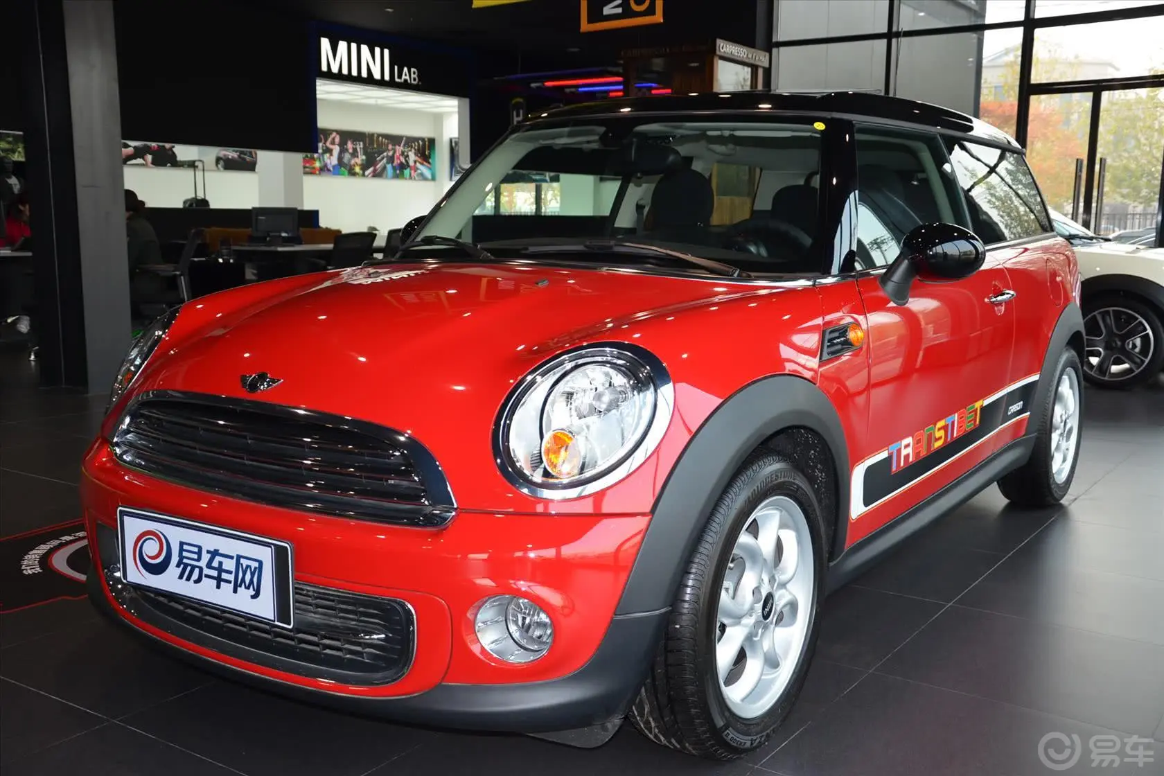 MINI CLUBMANCOOPER Fun侧前45度车头向左水平