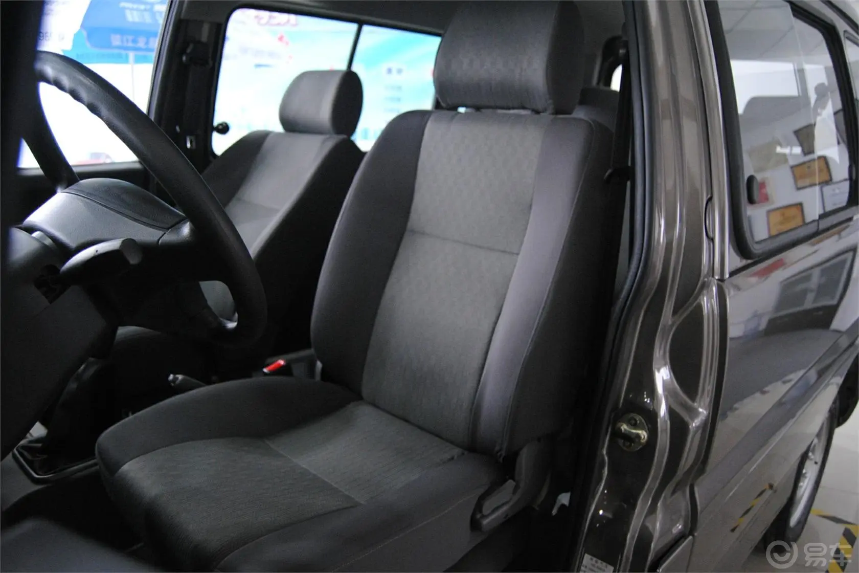 菱智V3 1.5L 手动 标准型Ⅱ驾驶员座椅