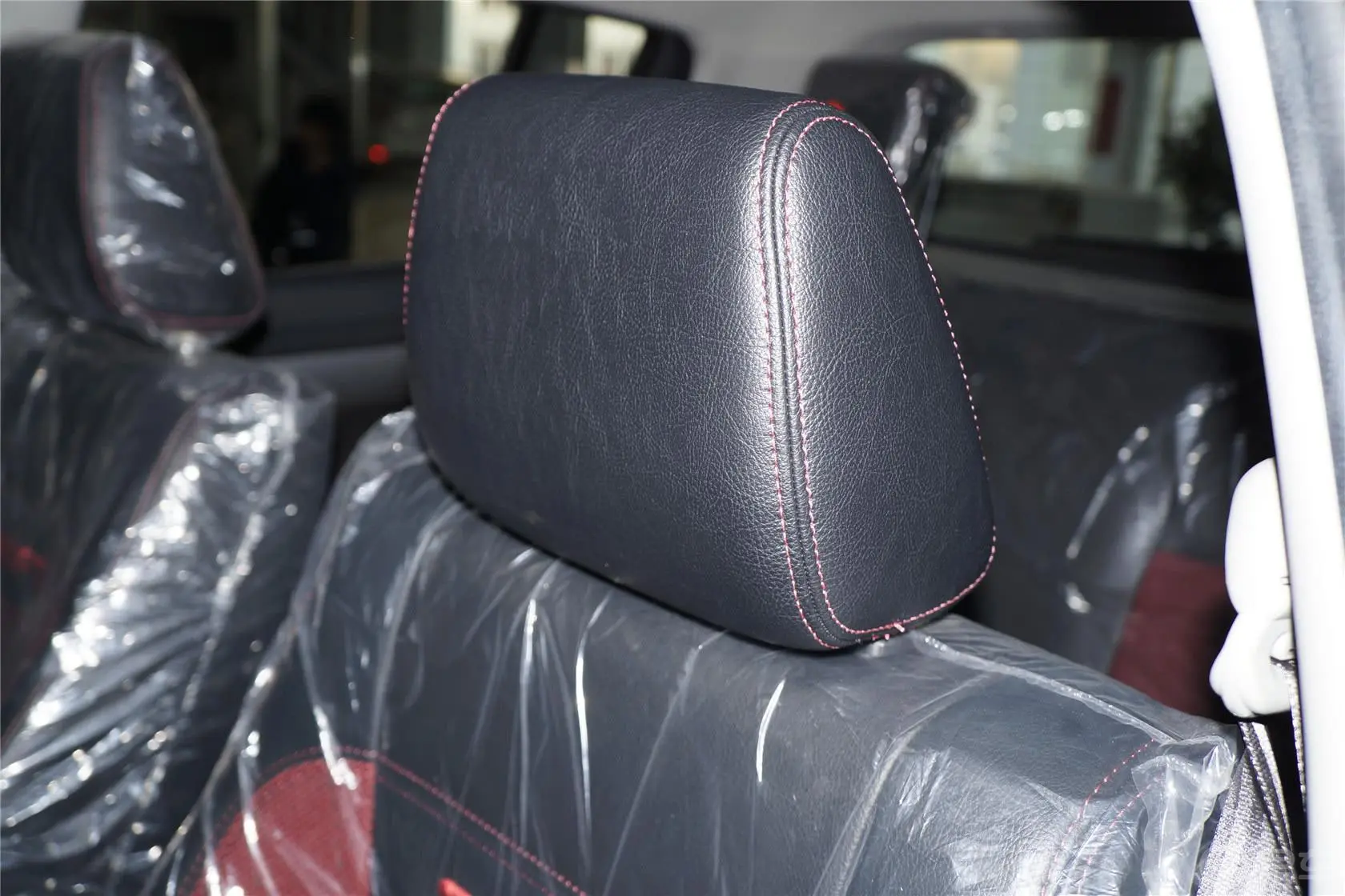雨燕1.5L 自动 20周年限量版驾驶员头枕