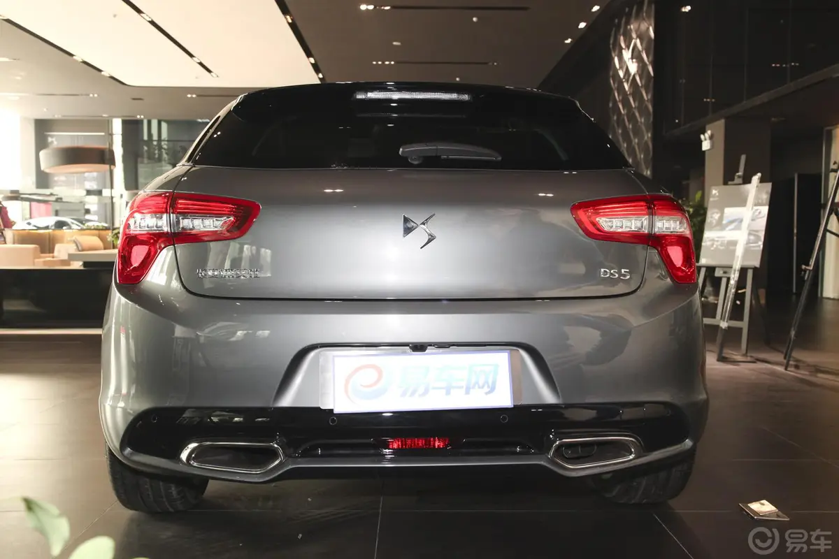 DS 51.6T 手自一体 THP160 豪华版正后水平