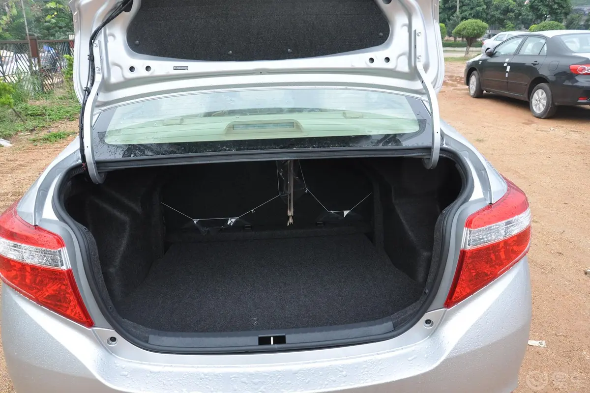 威驰1.3L 自动 智尚版行李箱空间