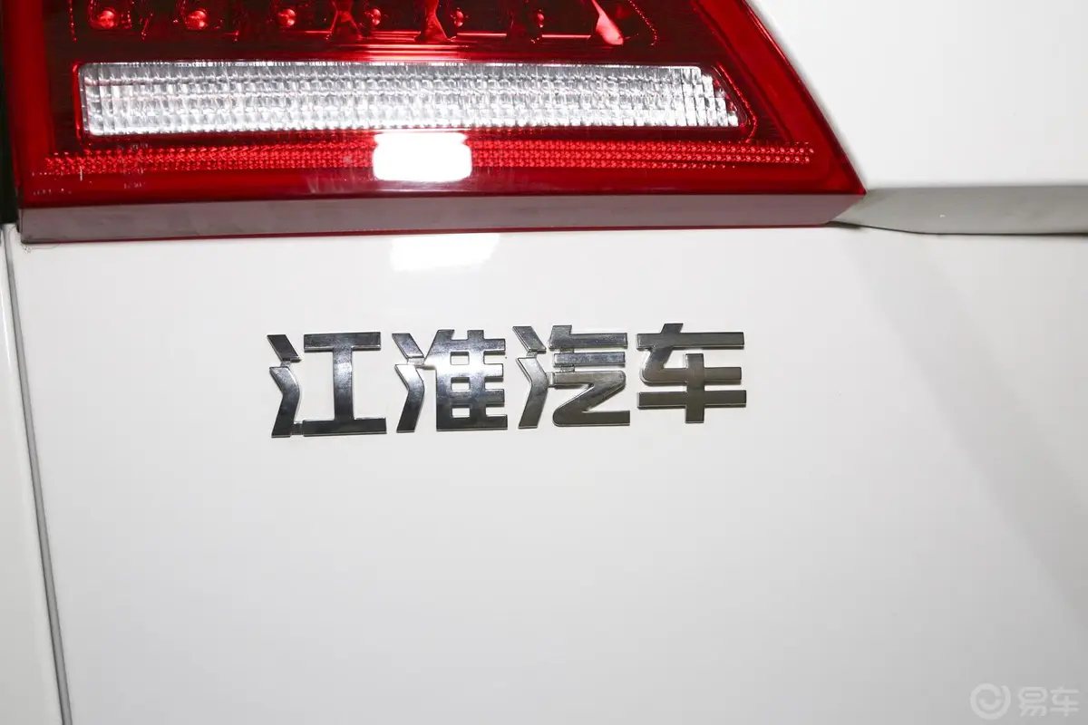 瑞风S52.0T 手动 尊享版尾标