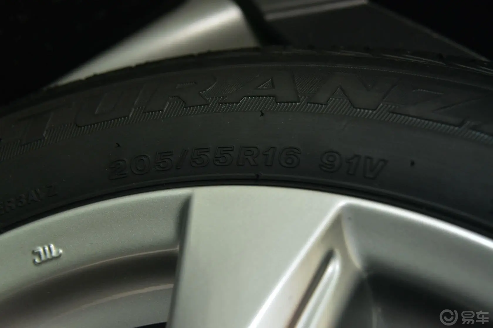 马自达3 星骋两厢 2.0L 自动 豪华运动型备胎规格