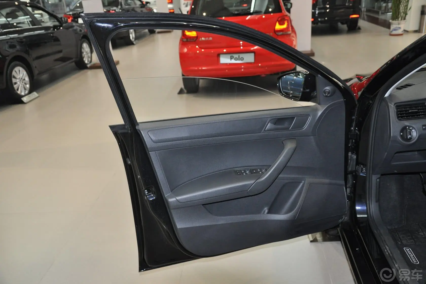 桑塔纳1.4L 手动 风尚版驾驶员侧车门内门板