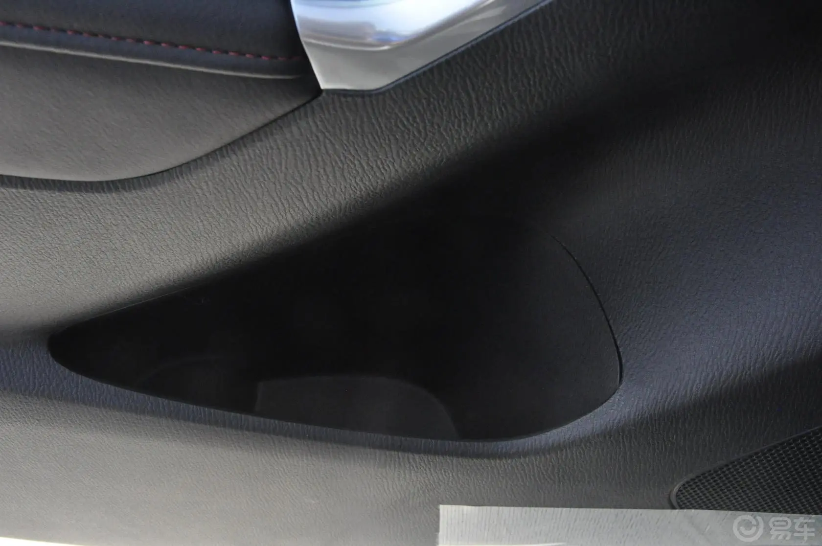 马自达CX-52.5L 自动 四驱 豪华型驾驶员门储物盒