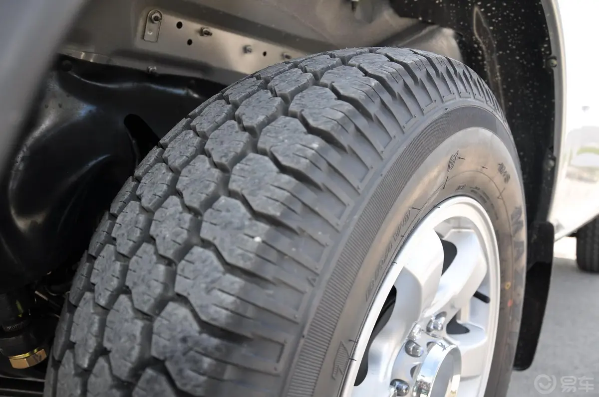 锐骐2WD ZD25TCI柴油豪华版 国IV+OBD轮胎花纹