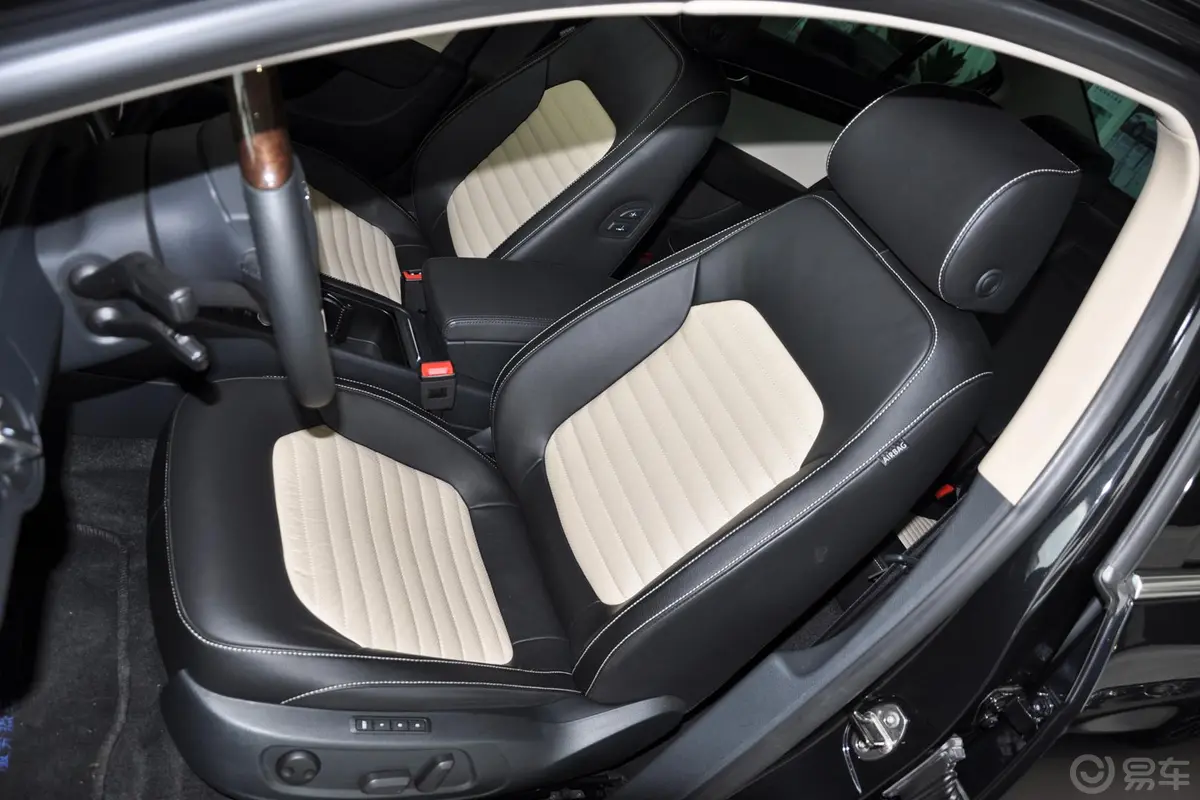 迈腾3.0L 手自一体 V6 FSI 旗舰型驾驶员座椅