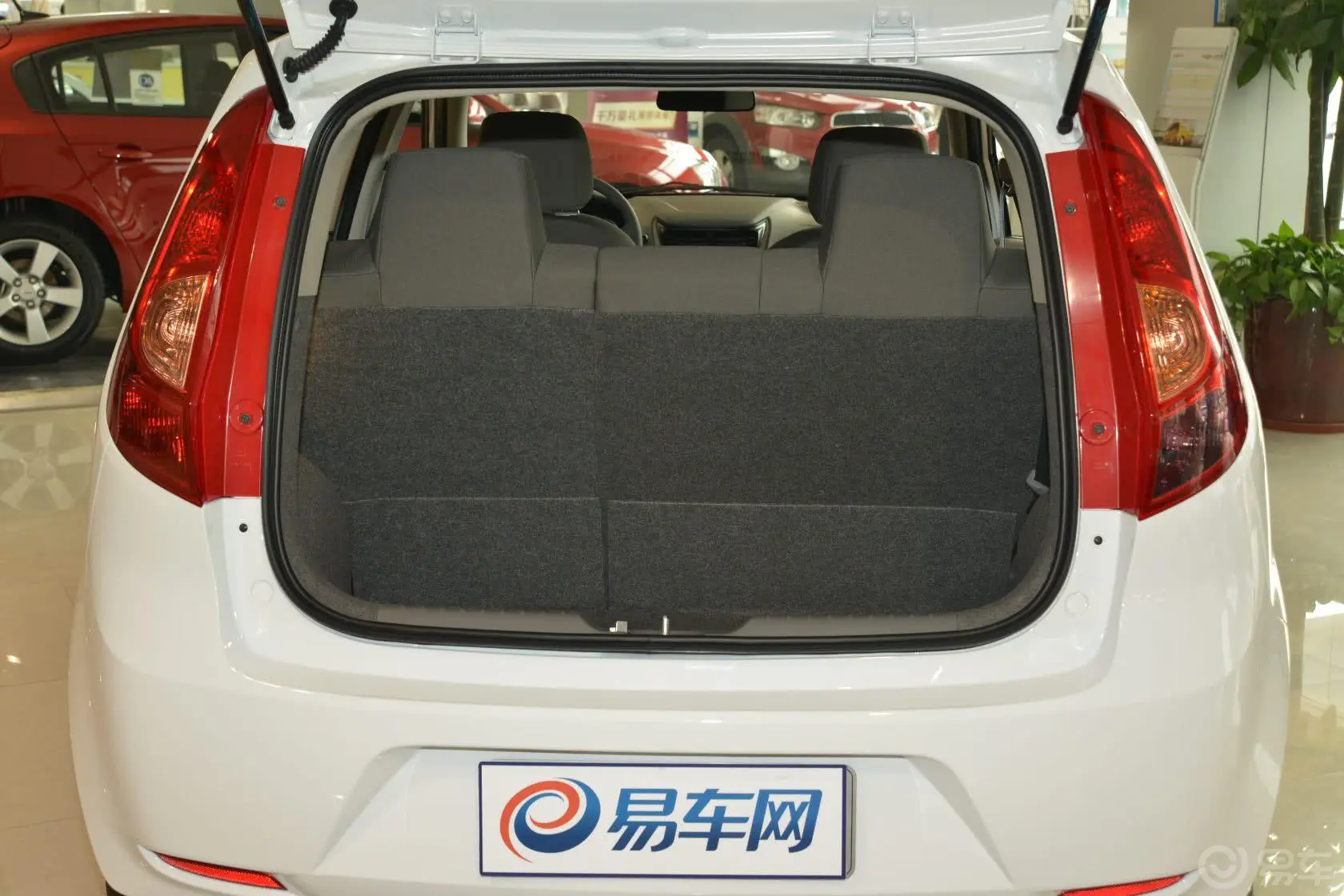 赛欧3两厢 1.4 SX MT 优逸版行李箱空间