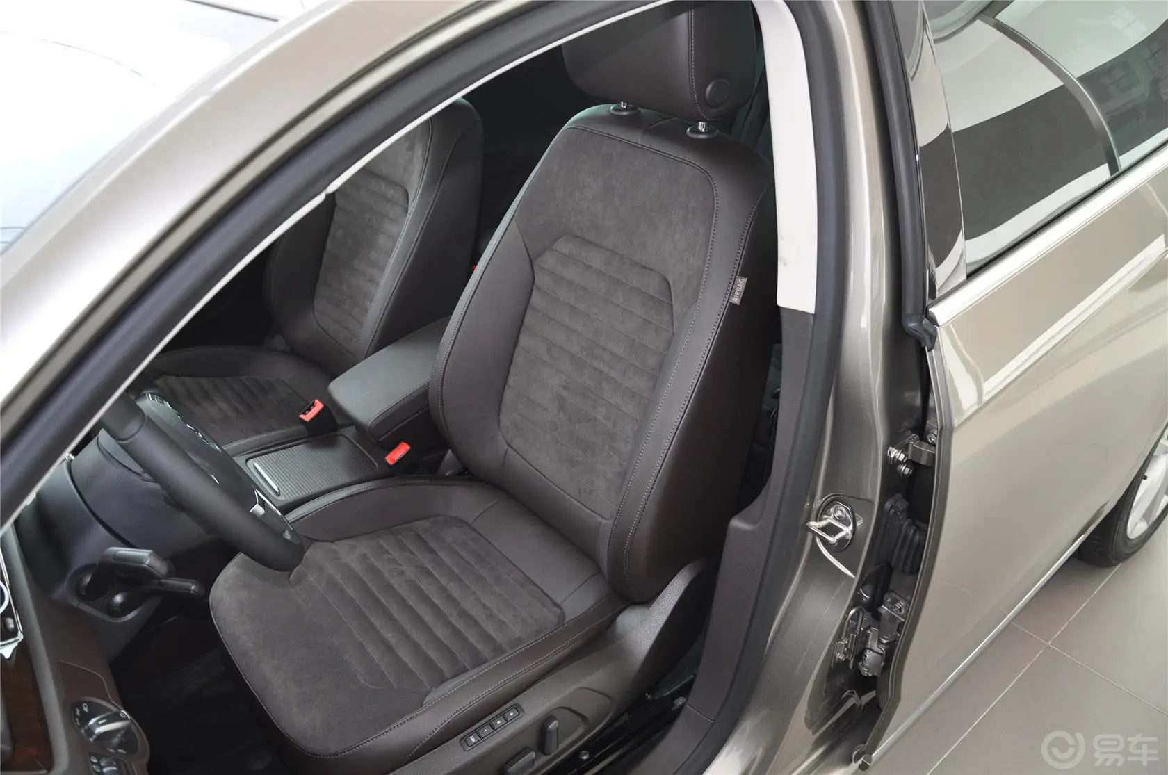 迈腾(进口)旅行版 2.0TSI 四驱舒适型驾驶员座椅