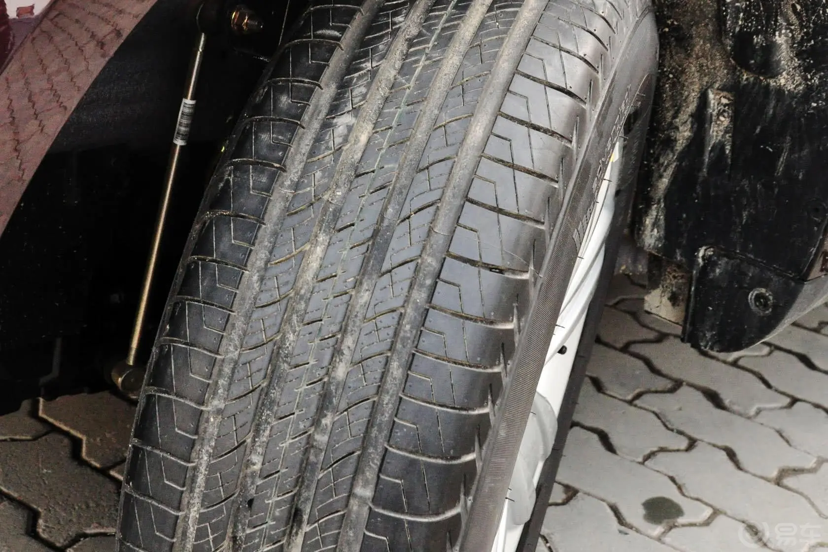 吉利GX72.0L 手动 尊贵型轮胎花纹