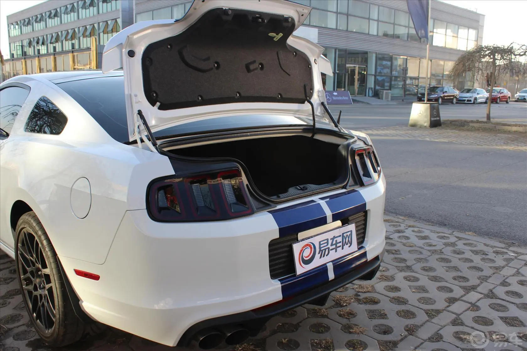 Mustang5.8T 手动 GT500行李厢开口范围
