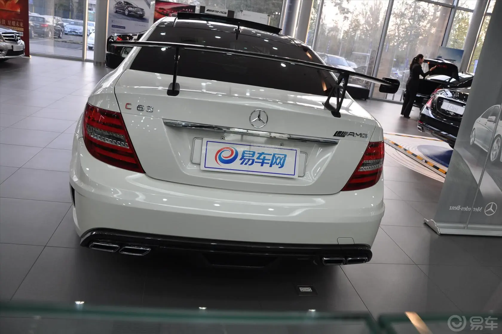 奔驰C级 AMGC 63 AMG 双门轿跑车Black Series正后水平