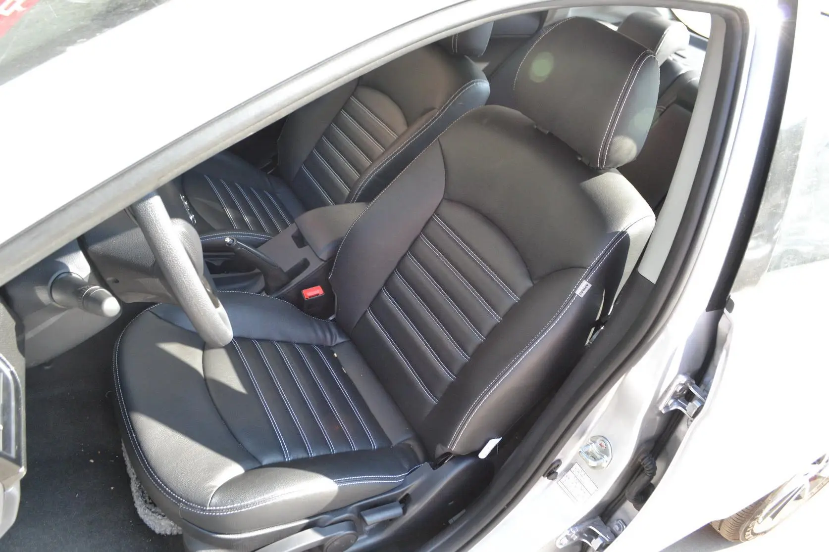 V5菱致Turbo 1.5T CVT 智控型驾驶员座椅