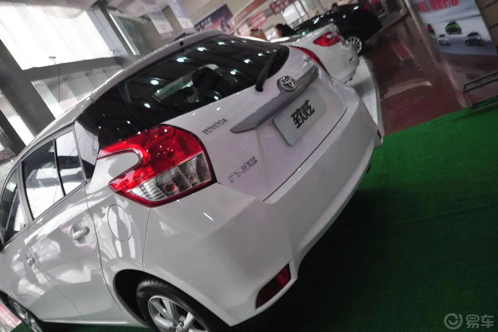 YARiS L 致炫1.5L 自动 锐动版侧后45度车头向左水平