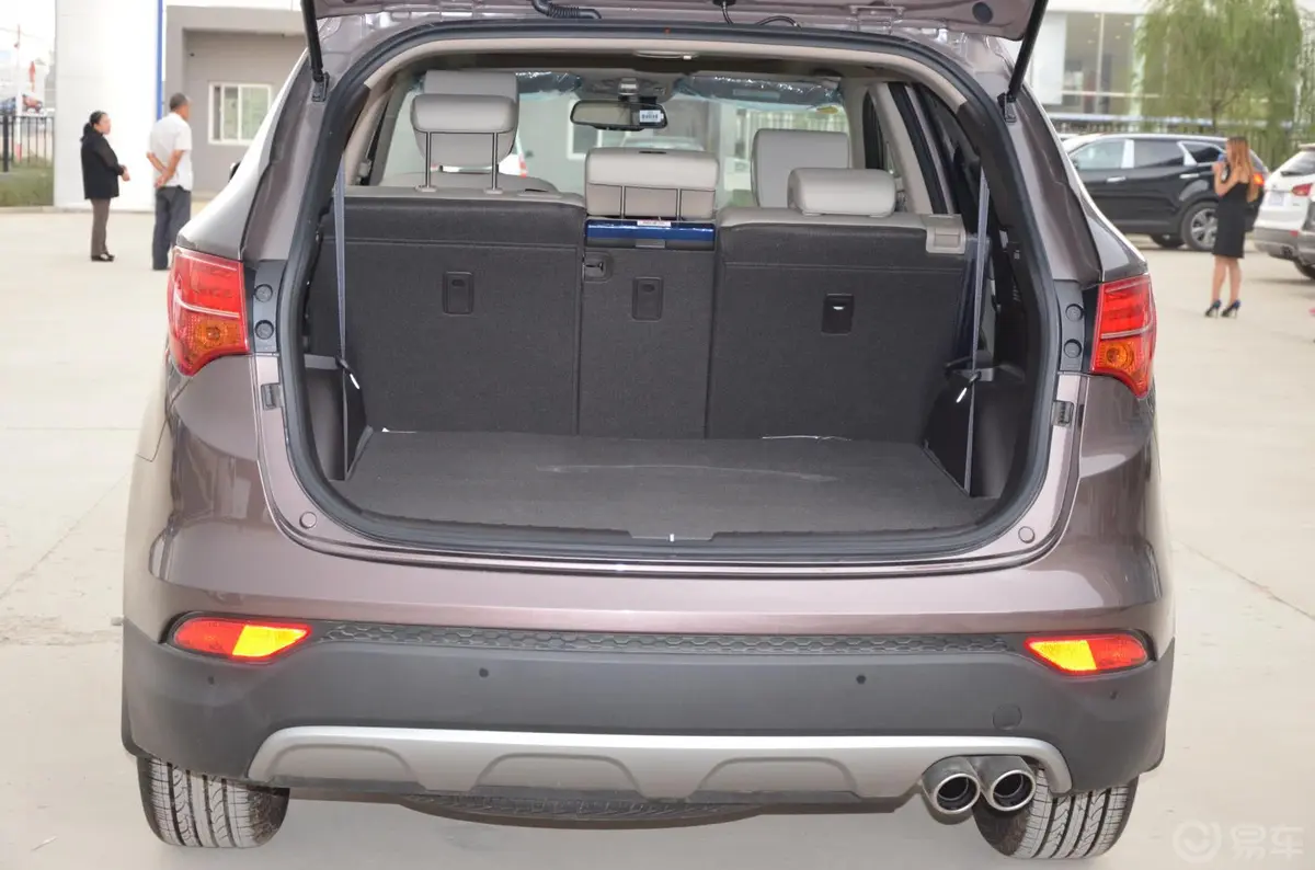 胜达(进口)3.0L 自动 四驱 舒适导航版(欧5)行李箱空间