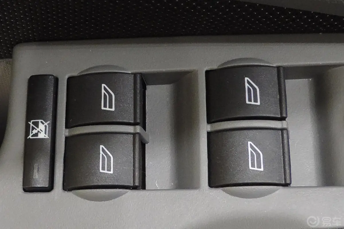 福克斯两厢 经典款 1.8L 手动 基本型车窗升降键