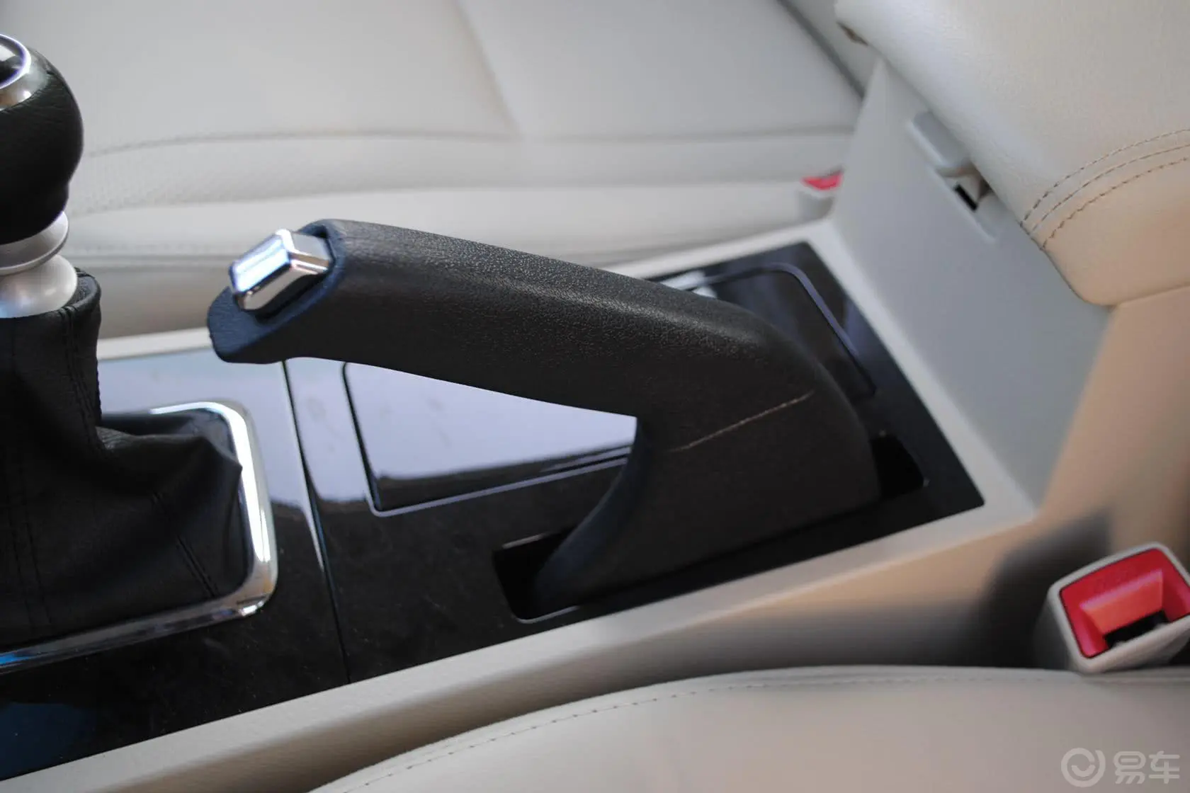 比亚迪G61.5TI 手动 豪华型驻车制动（手刹，电子，脚刹）