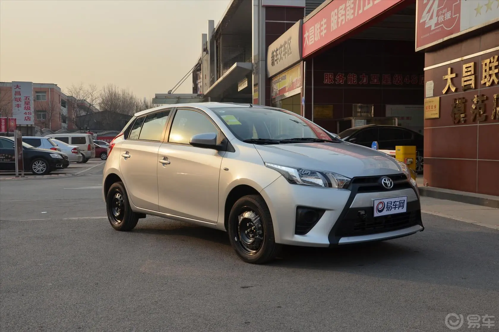 YARiS L 致炫1.3L 自动 魅动版侧前45度车头向右水平