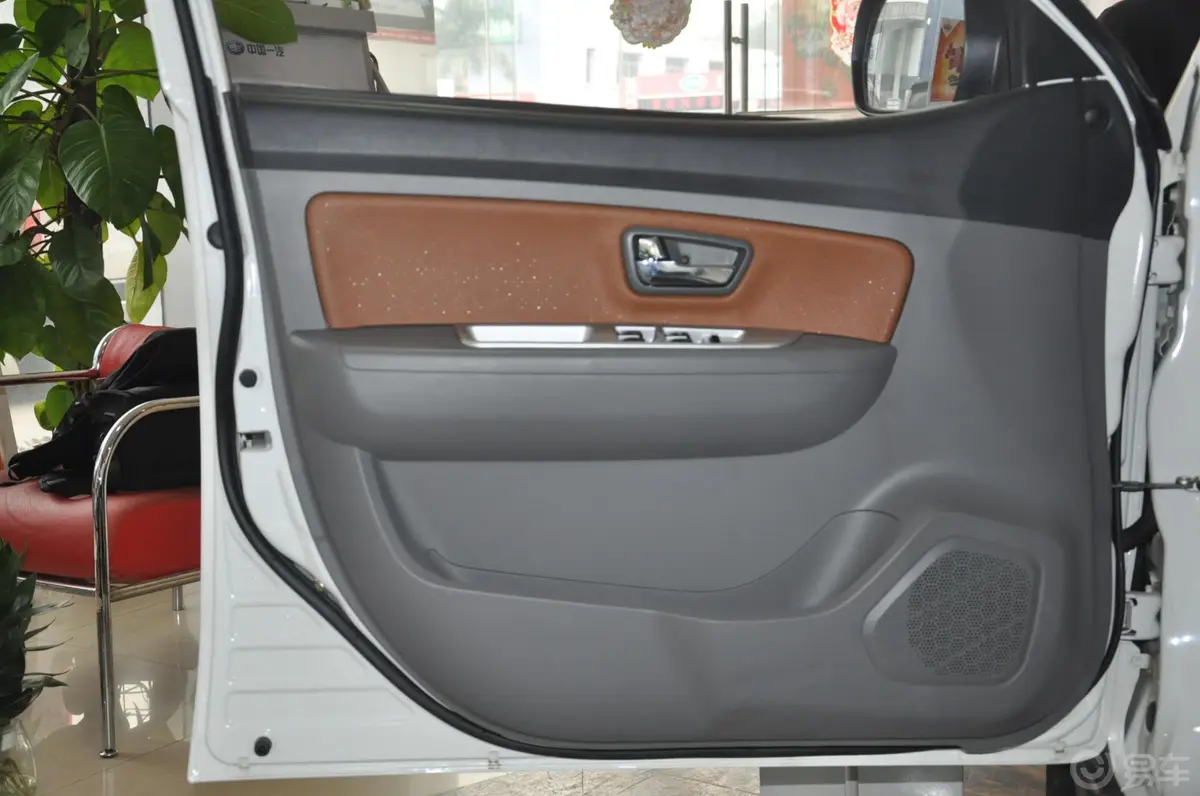 森雅S801.5L 手动 都市时尚版 5座驾驶员侧车门内门板