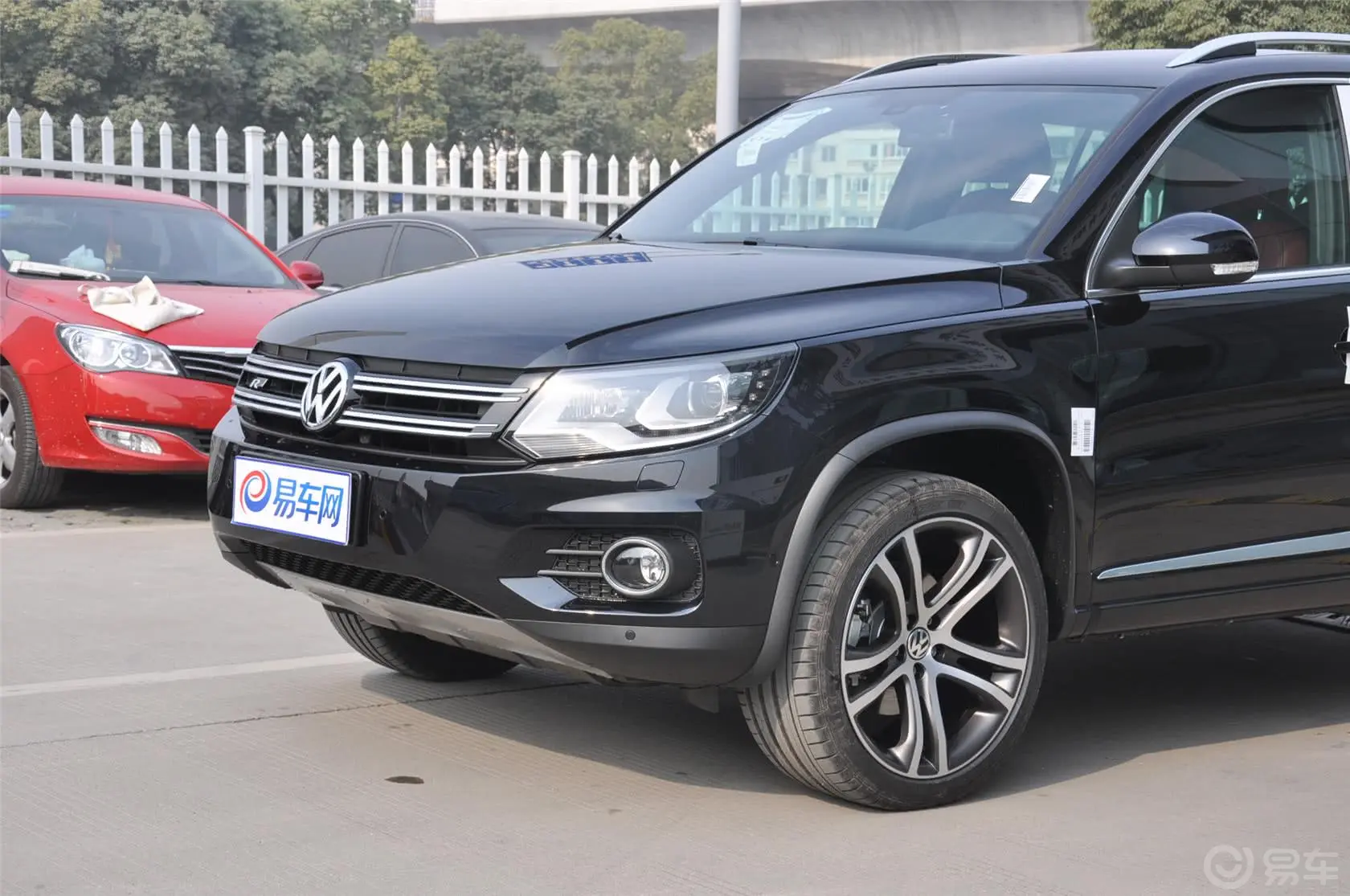 Tiguan2.0 TSI 专享版车头局部