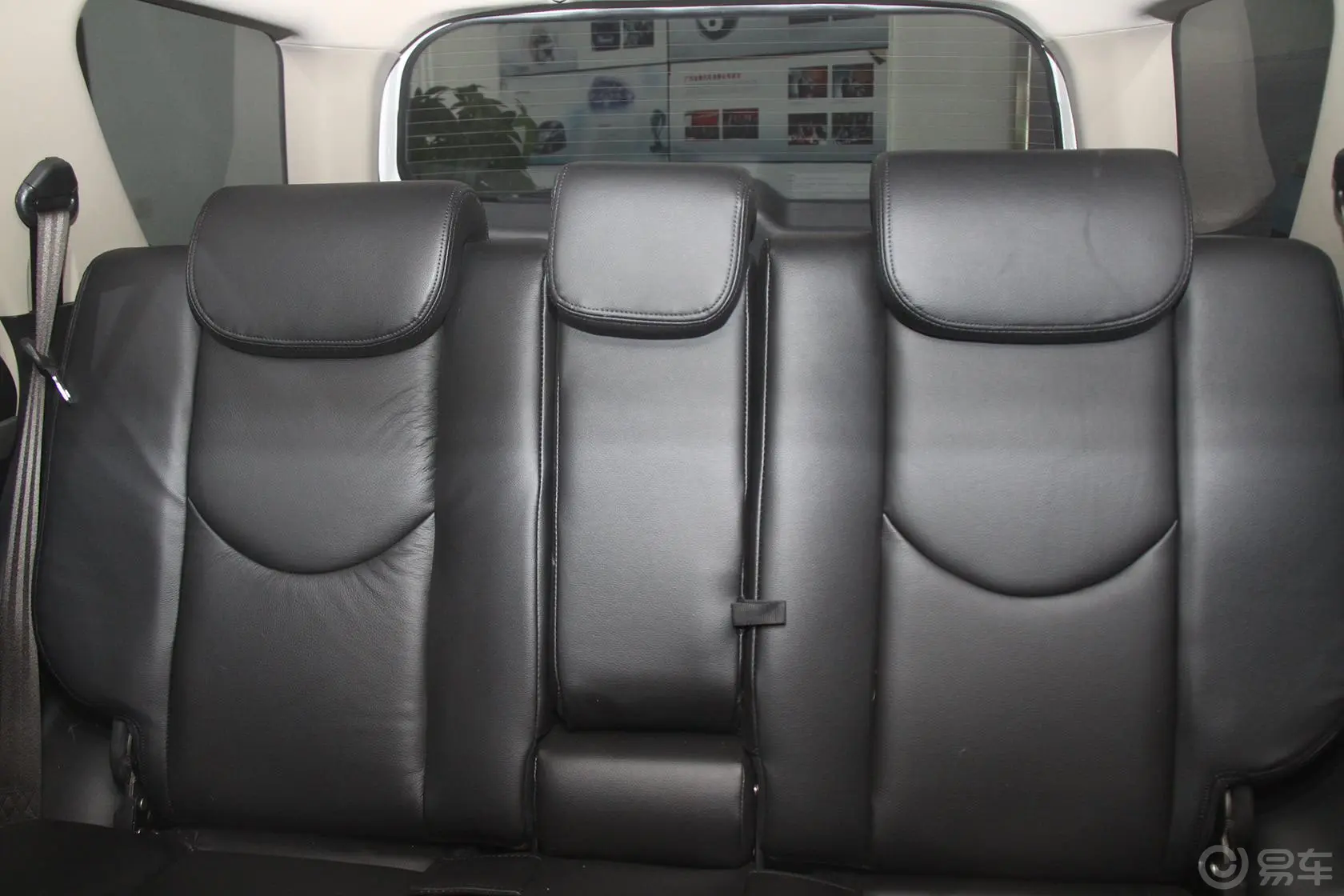 奥轩GX52.4L 自动 四驱 汽油 天窗版行李厢支撑杆