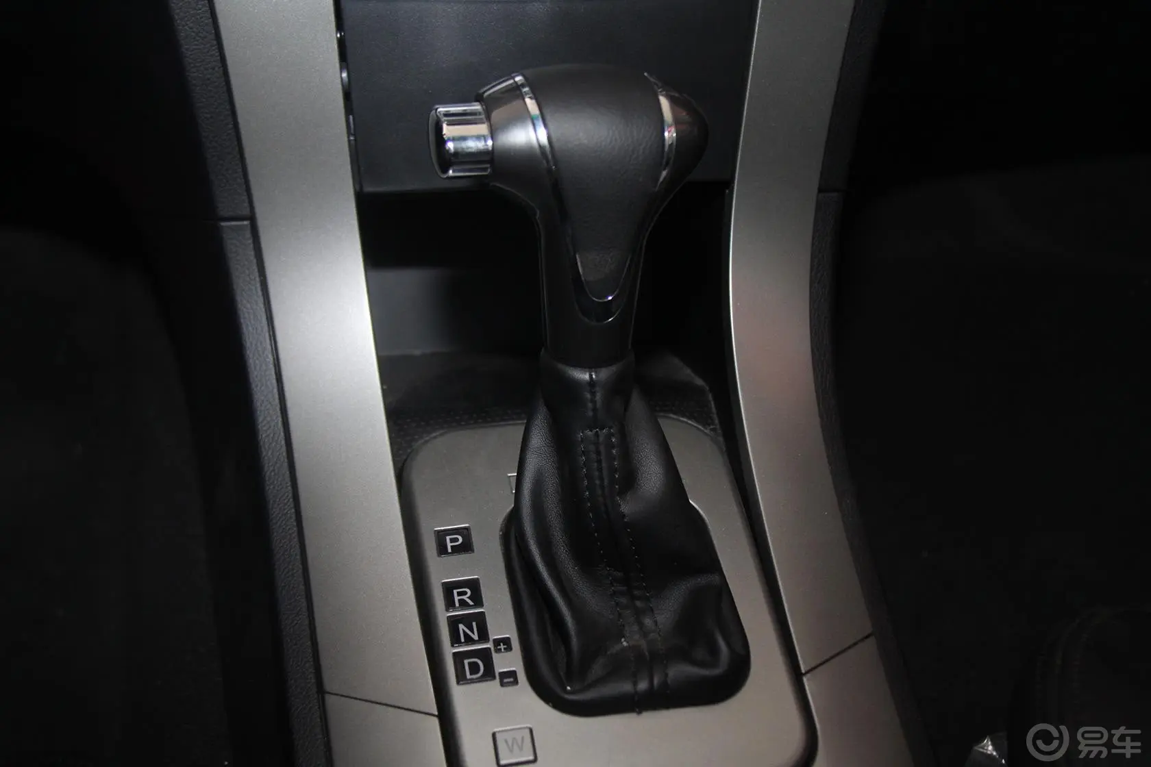 奥轩GX52.4L 自动 四驱 汽油 天窗版换挡杆