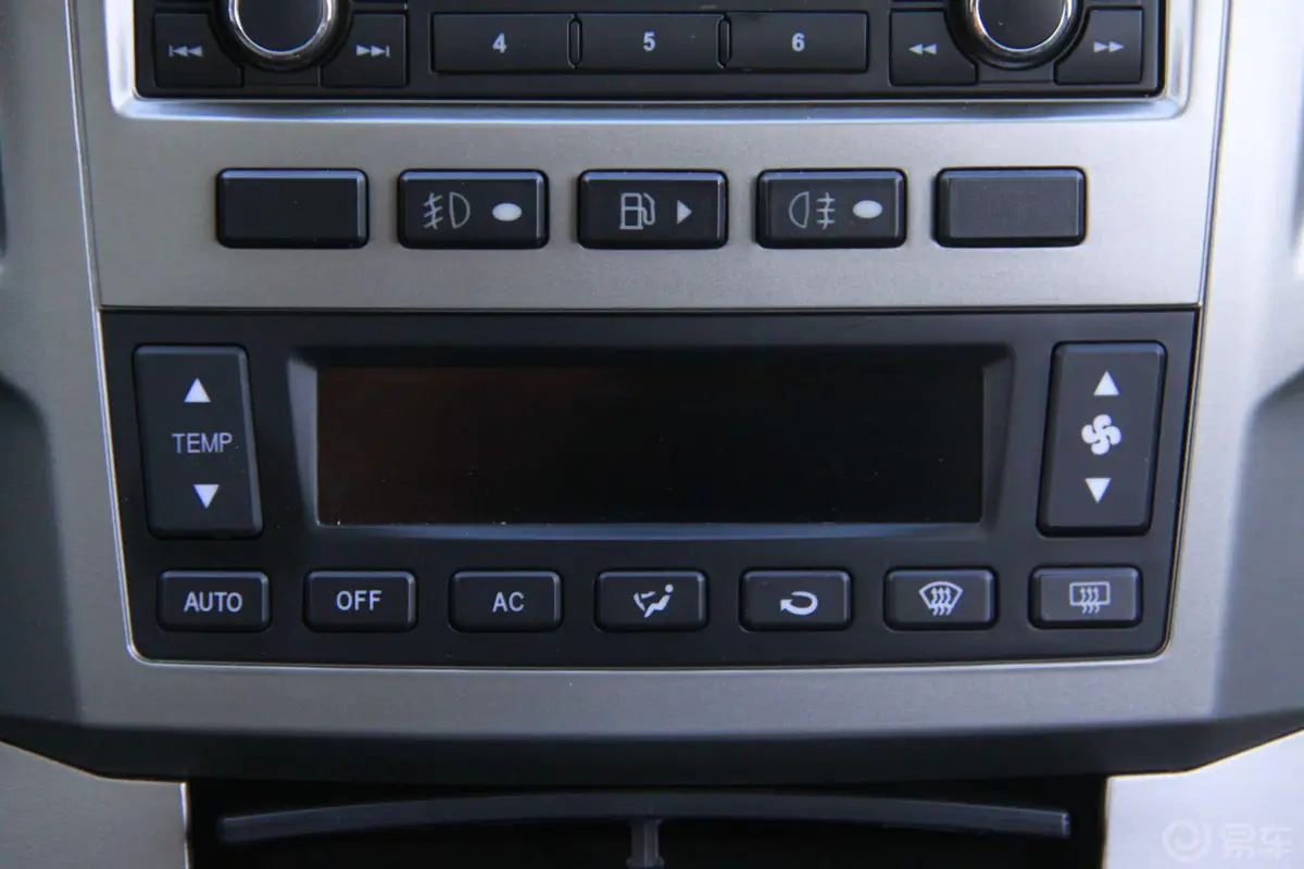 奥轩GX52.4L 自动 四驱 汽油 天窗版空调