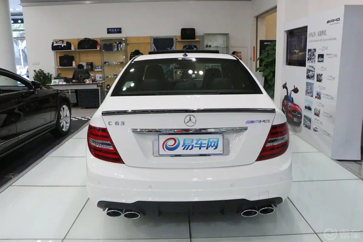 奔驰C级 AMGC 63 AMG Edition 507正后水平