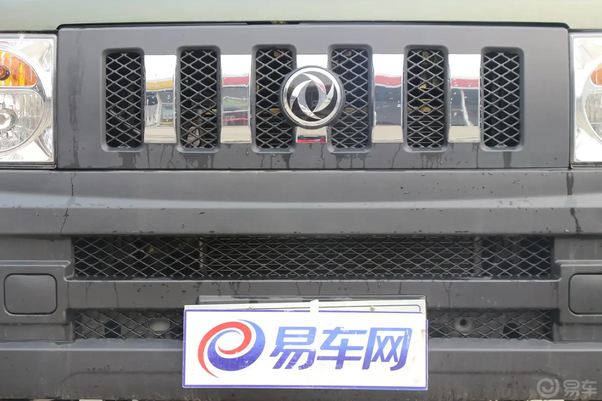 东风小康V07S1.0L 手动 基本型1前格栅侧俯拍