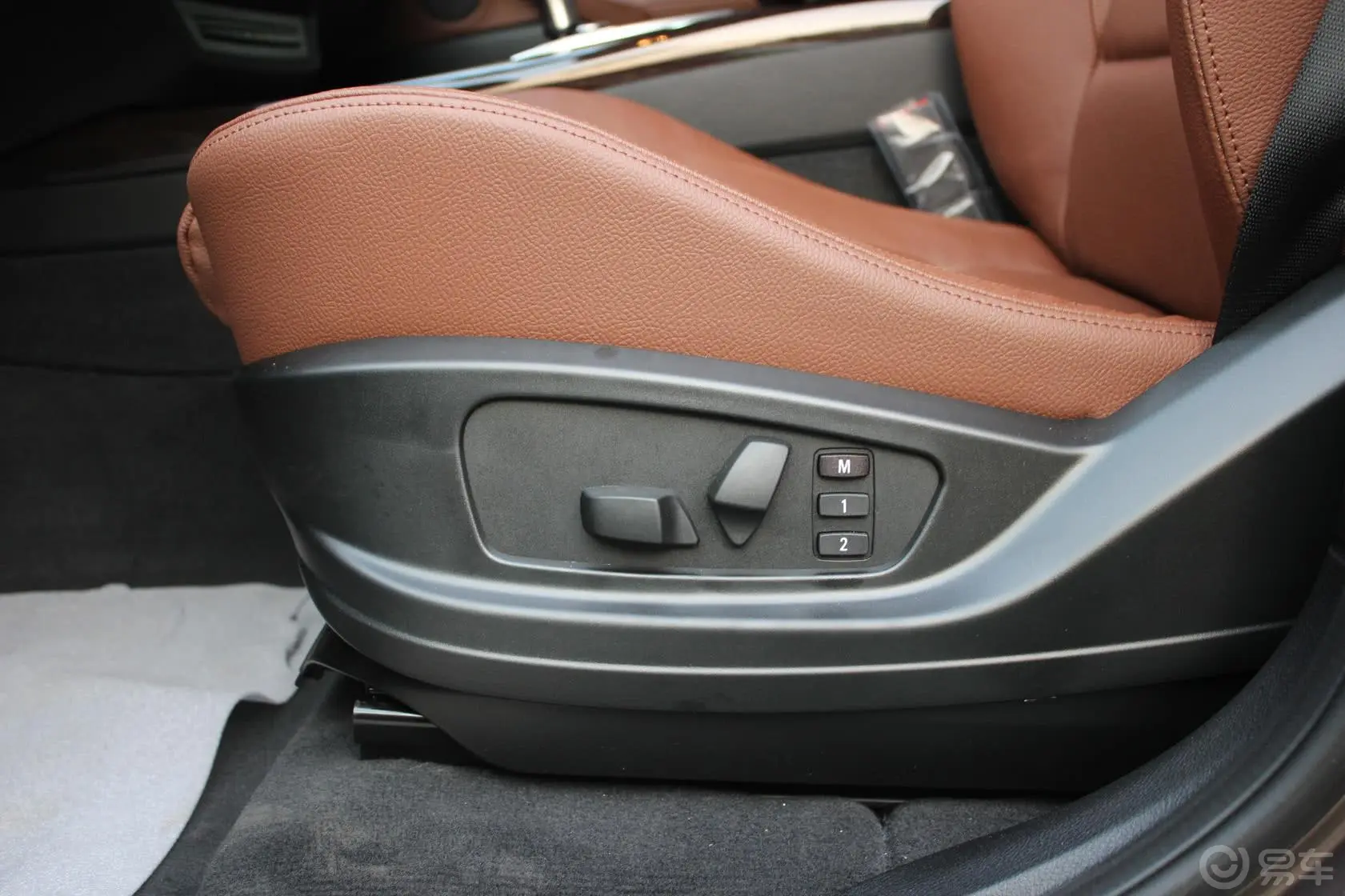 宝马X5(进口)xDrive35i 臻享版座椅调节键
