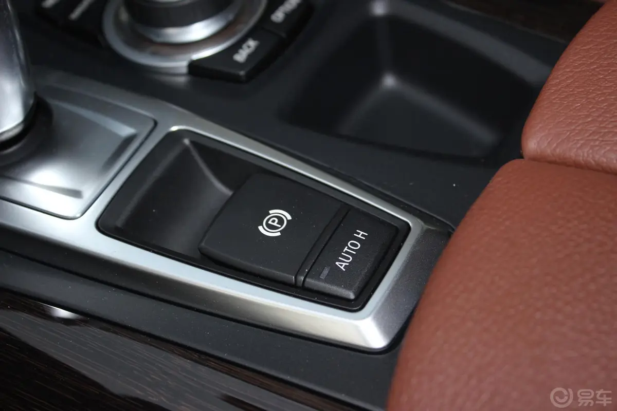 宝马X5(进口)xDrive35i 臻享版驻车制动（手刹，电子，脚刹）