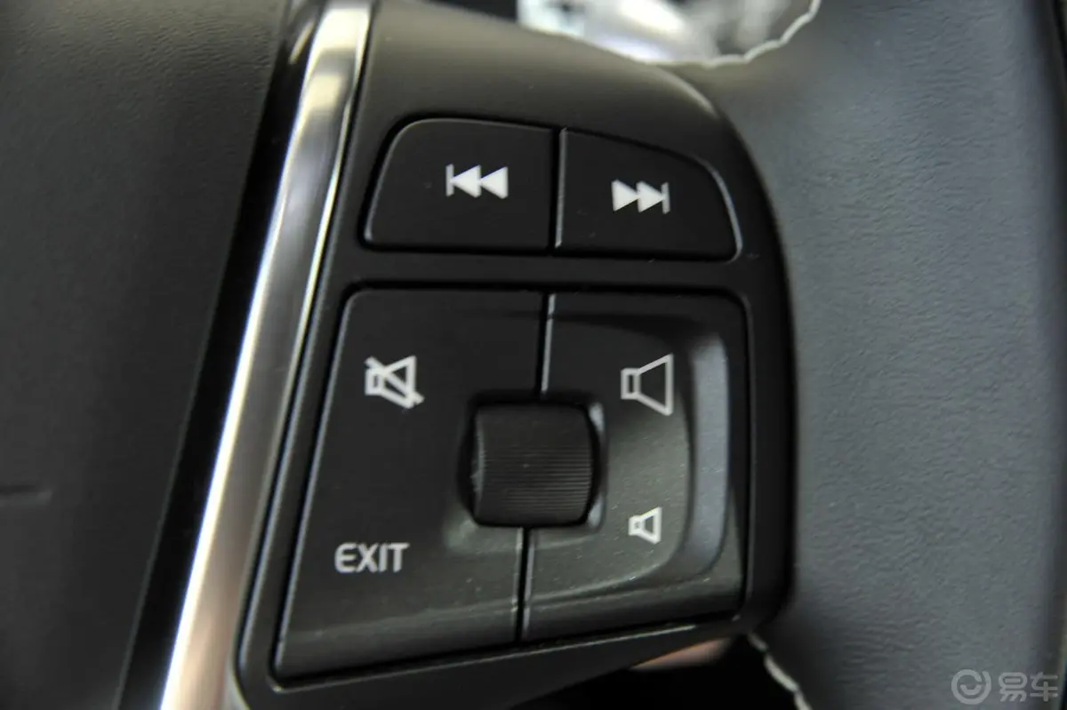 沃尔沃V60T6 AWD 个性运动版方向盘功能键（右）