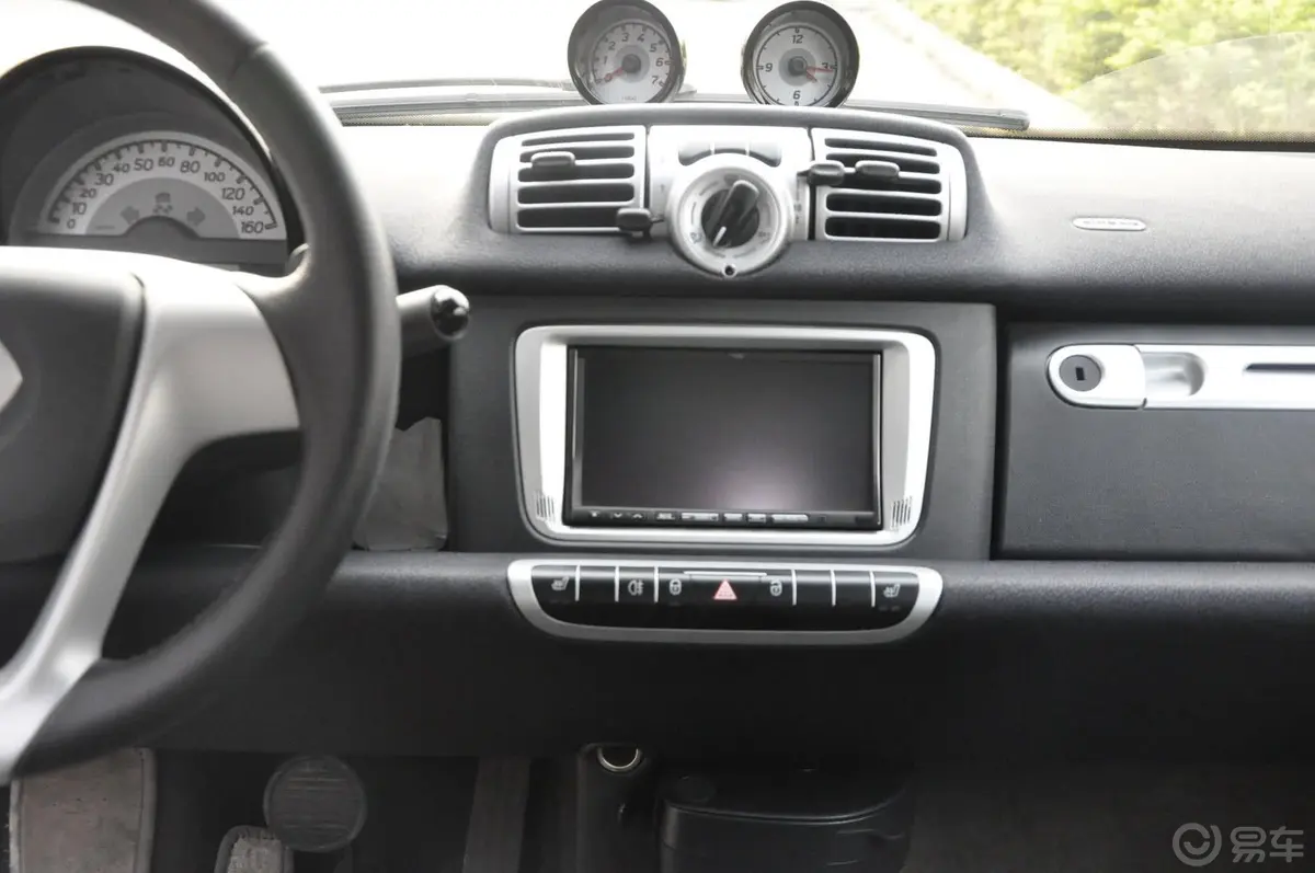 smart fortwo1.0T 硬顶激情版中控台整体