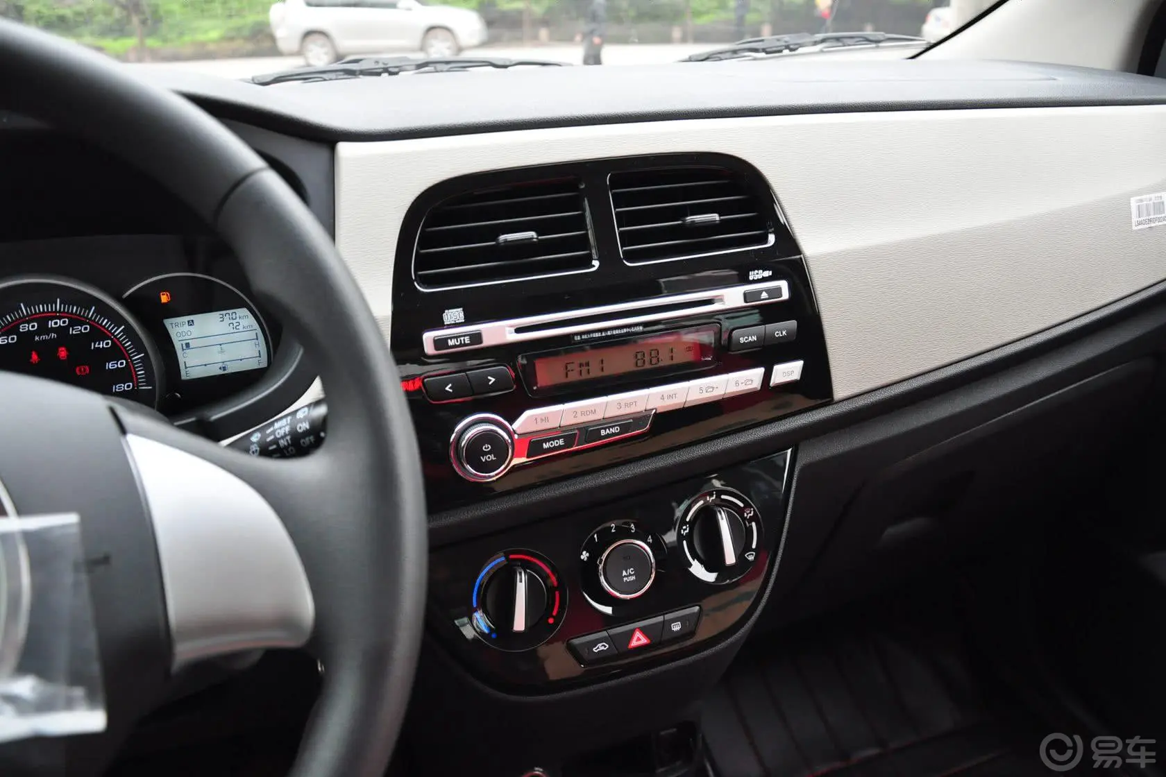 欧力威1.4L 手动 劲享版中控台驾驶员方向