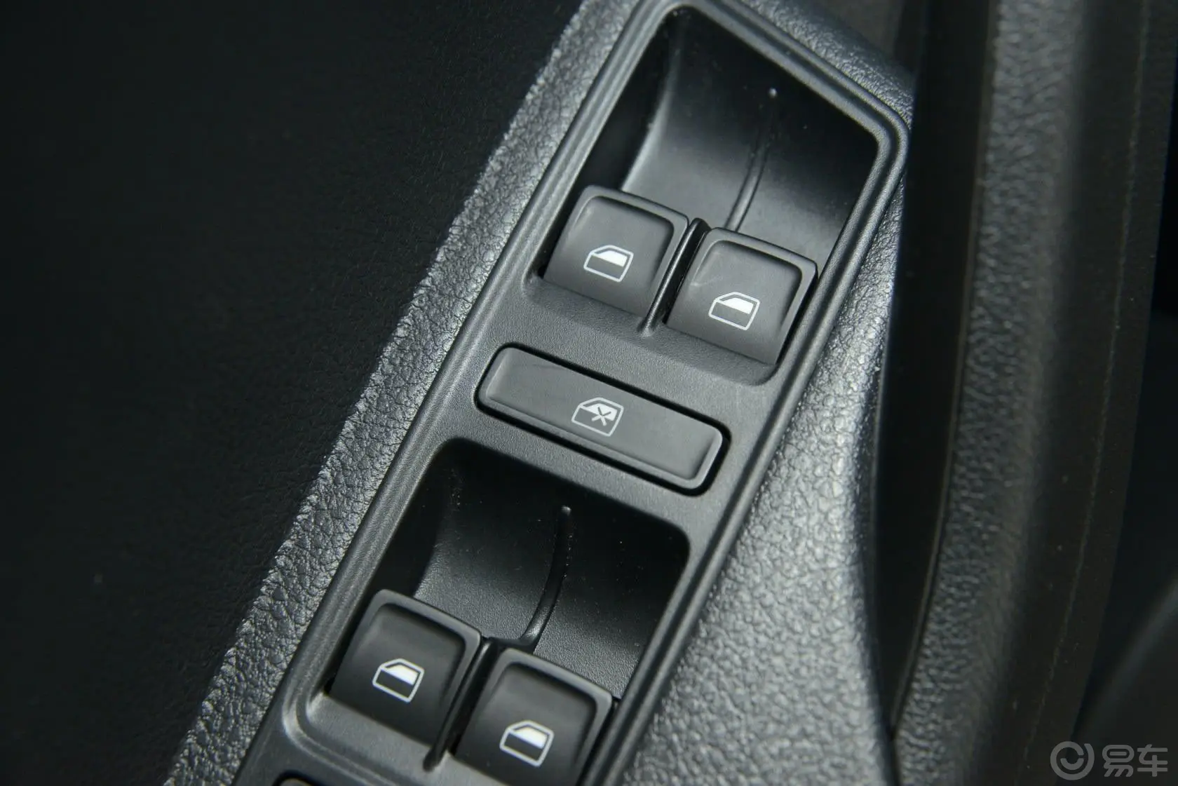 捷达1.4L 手动时尚型车窗升降键