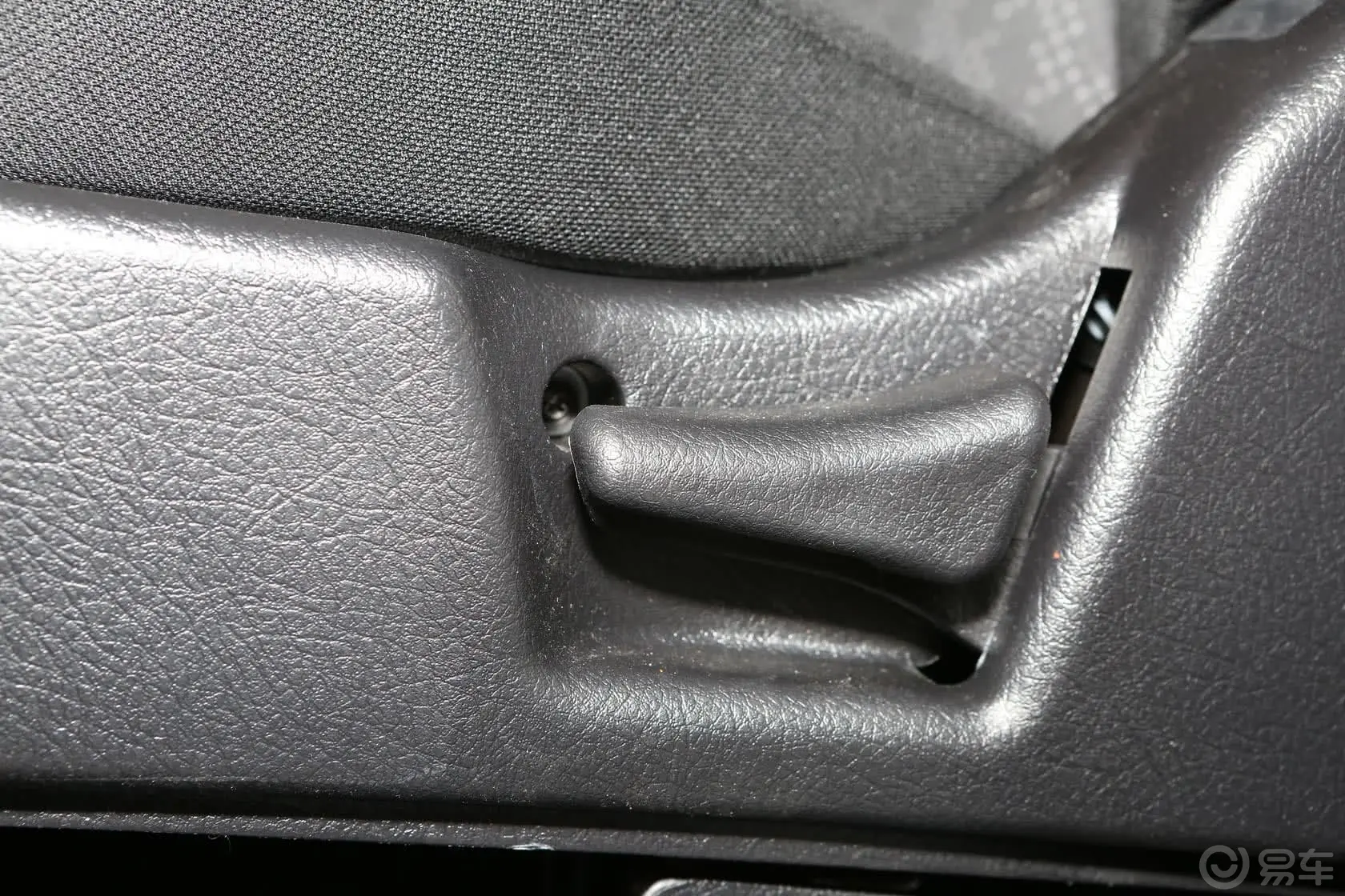 哈弗H5经典智尊版 2.4L 手动 四驱 舒适型 汽油版座椅调节键