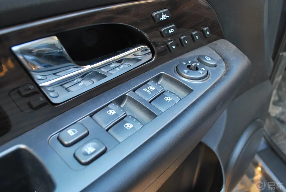 雷斯特II3.2L 自动 汽油 豪华导航版车窗升降键