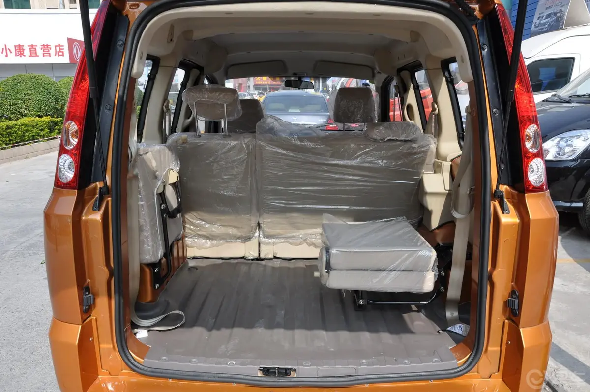 迷迪宜商版标准型 1.5L 国IV(4G15S)行李箱空间