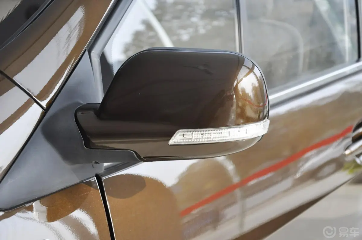 景逸SUV1.6L 手动 尊贵型后视镜转向灯（前）