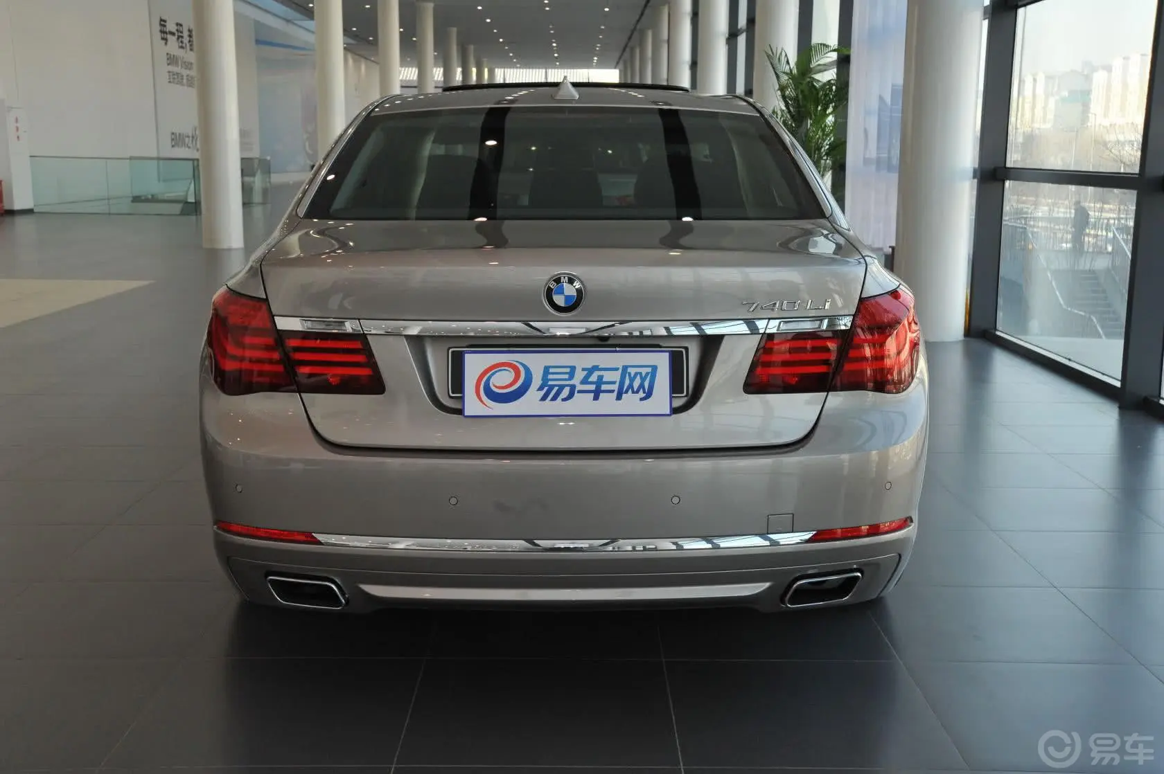 宝马7系740Li 领先型外观