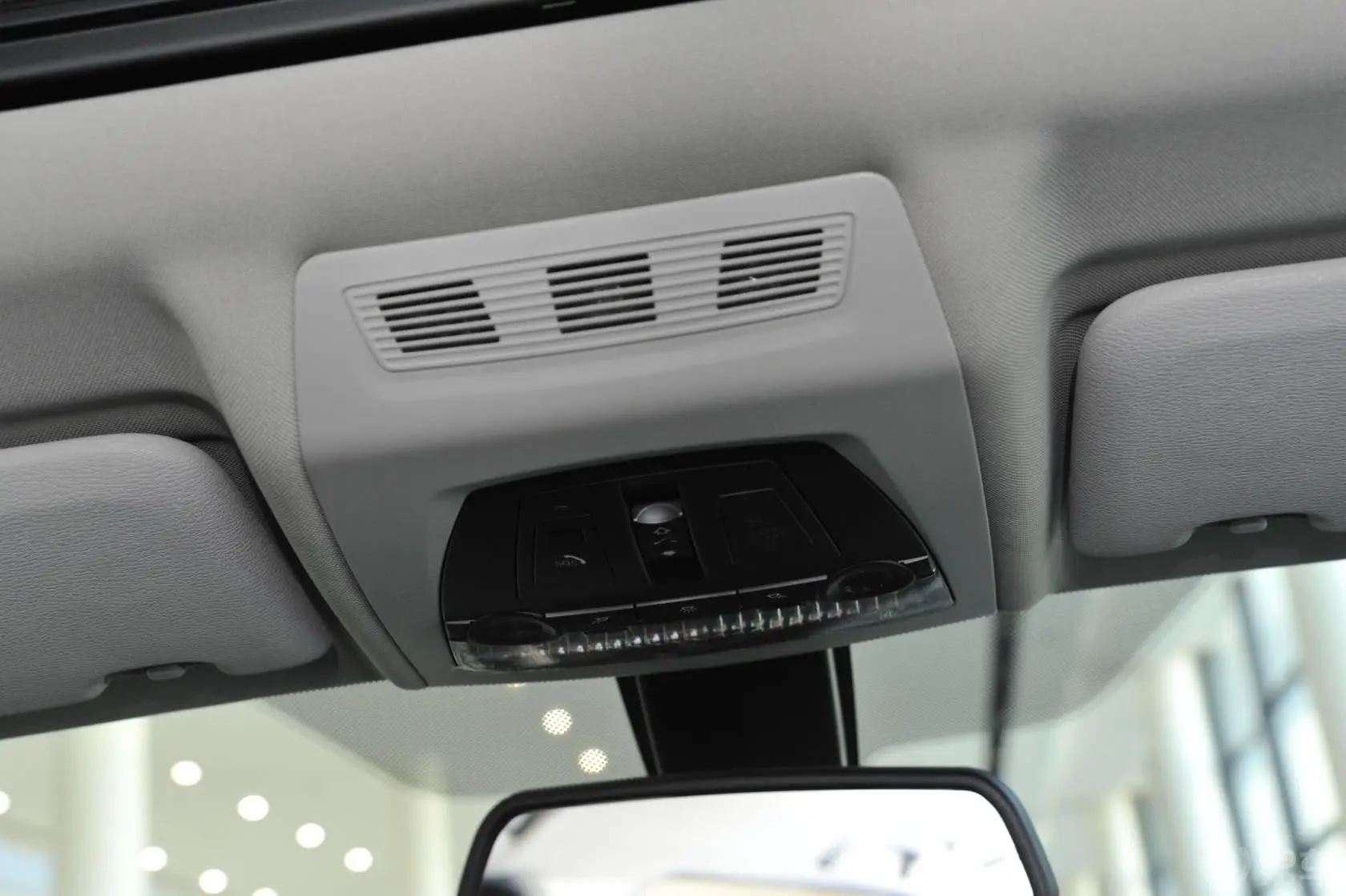 宝马X3(进口)改款 xDrive20i 豪华型前排车顶中央控制区