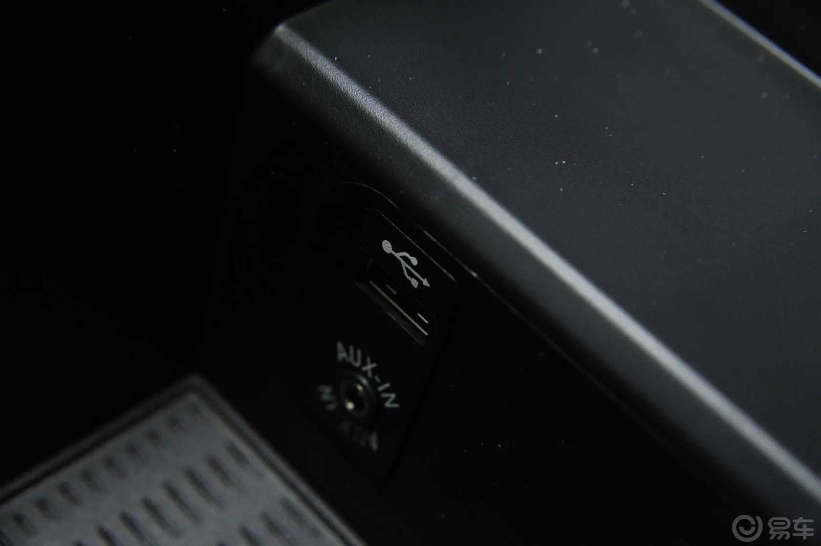 宝马X3(进口)改款 xDrive20i 豪华型USB接口