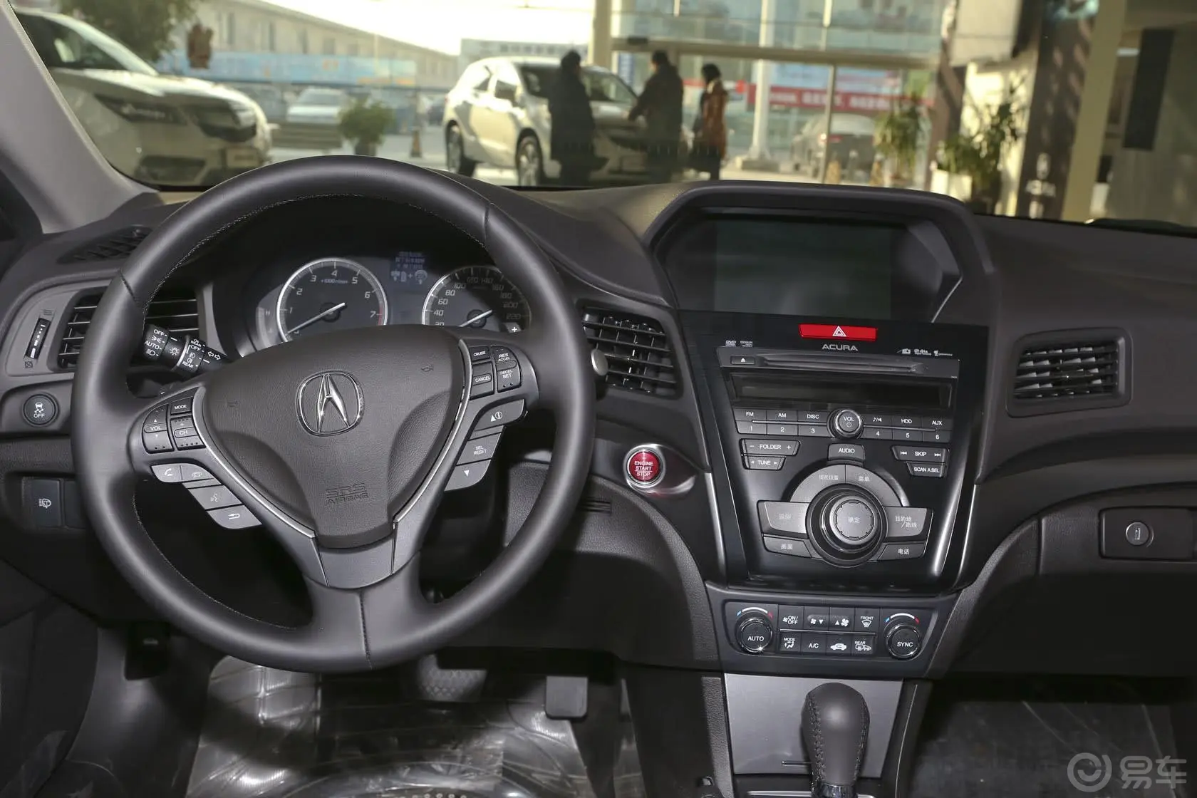 讴歌ILX2.0L 精锐版驾驶位区域