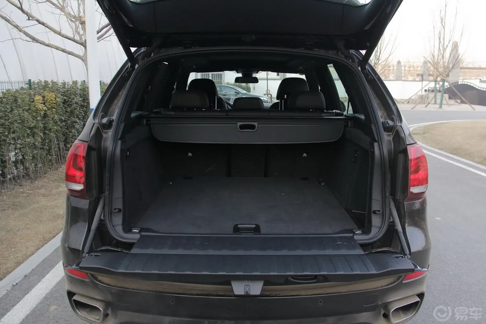 宝马X5(进口)xDirve50i M运动型行李箱空间