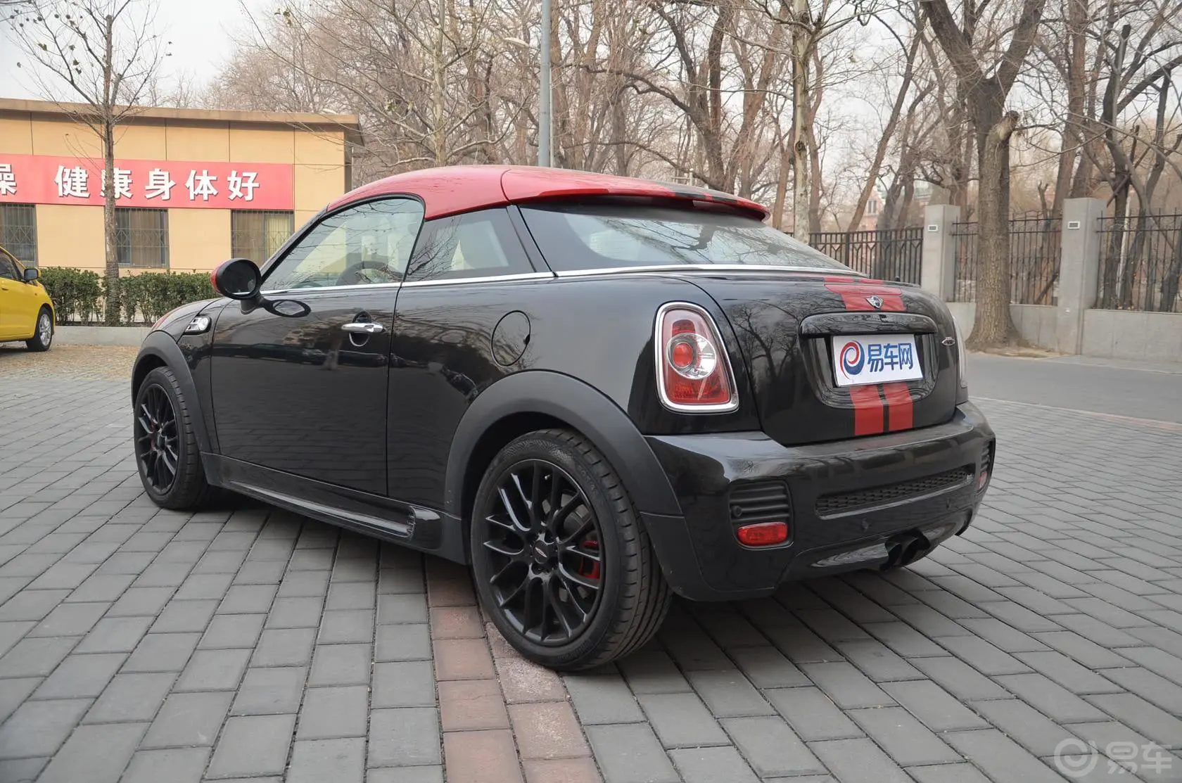 MINI JCW COUPE1.6T JCW侧后45度车头向左水平